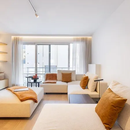 16 - Design Luxury In Downtown